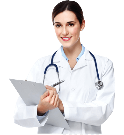 Médica sorridente segurando um cartão DDS-Card, simbolizando o acesso facilitado a descontos em saúde